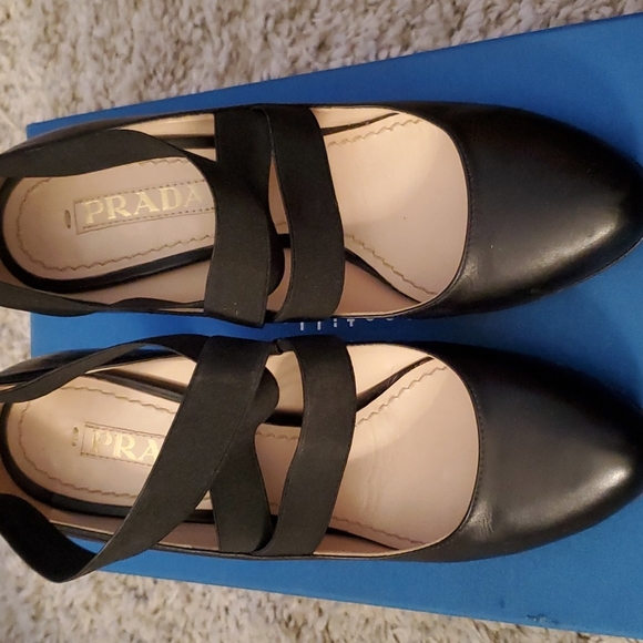 Prada Pumps (authentic) - Picture 1 of 13